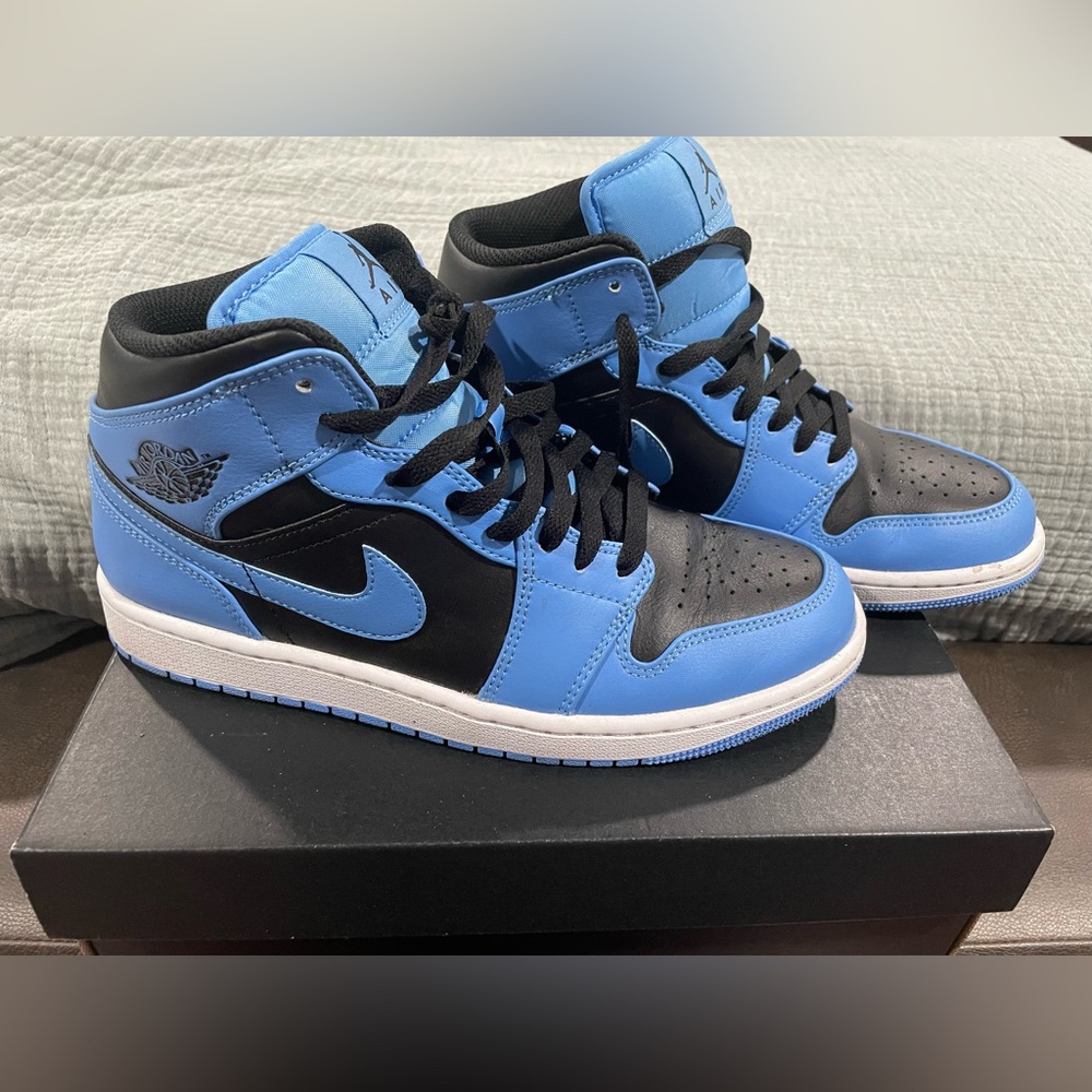 AIR JORDAN 1 MID University Blue/Black-White Men’s 8.5